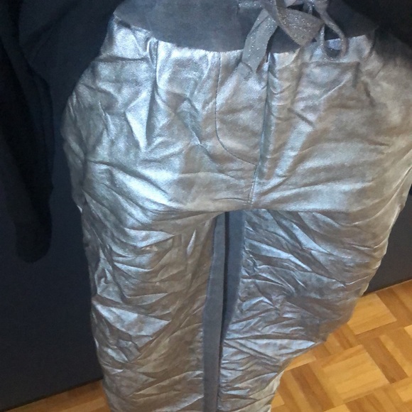 ETERNELLE gold metallic jogger pants one size - Picture 7 of 13